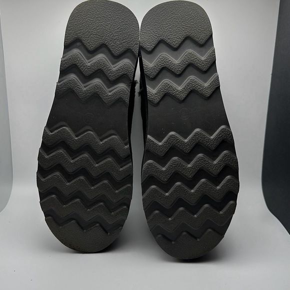 CUSHIONAIRE Women's Genuine Suede pull on platform boot 8 GREEN - Picture 5 of 7